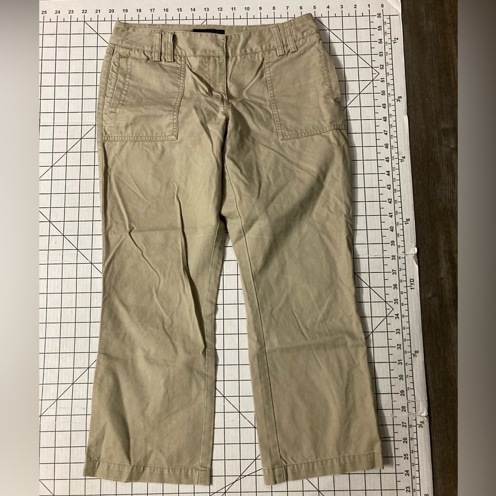 The Limited Women’s Size 4 Tan Capri Pants